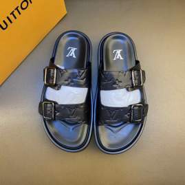 Picture of Louis Vuitton Slippers _SKULVsz38-45hnh0802905